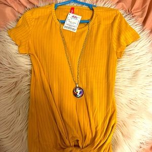 Girls shirt size 6-7